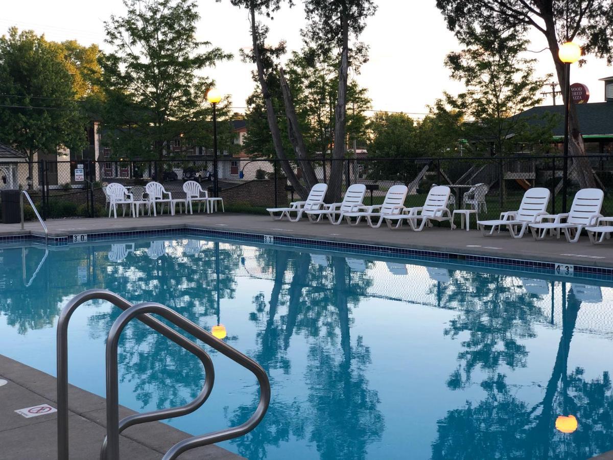 Amber'S Inn And Suites Wisconsin Dells Exterior foto