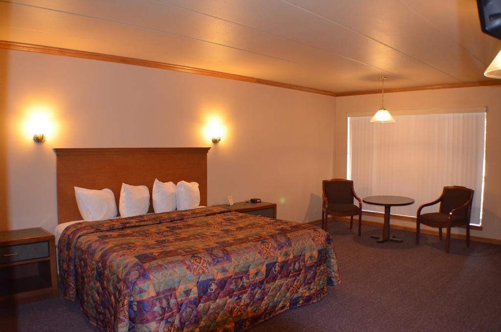 Amber'S Inn And Suites Wisconsin Dells Zimmer foto