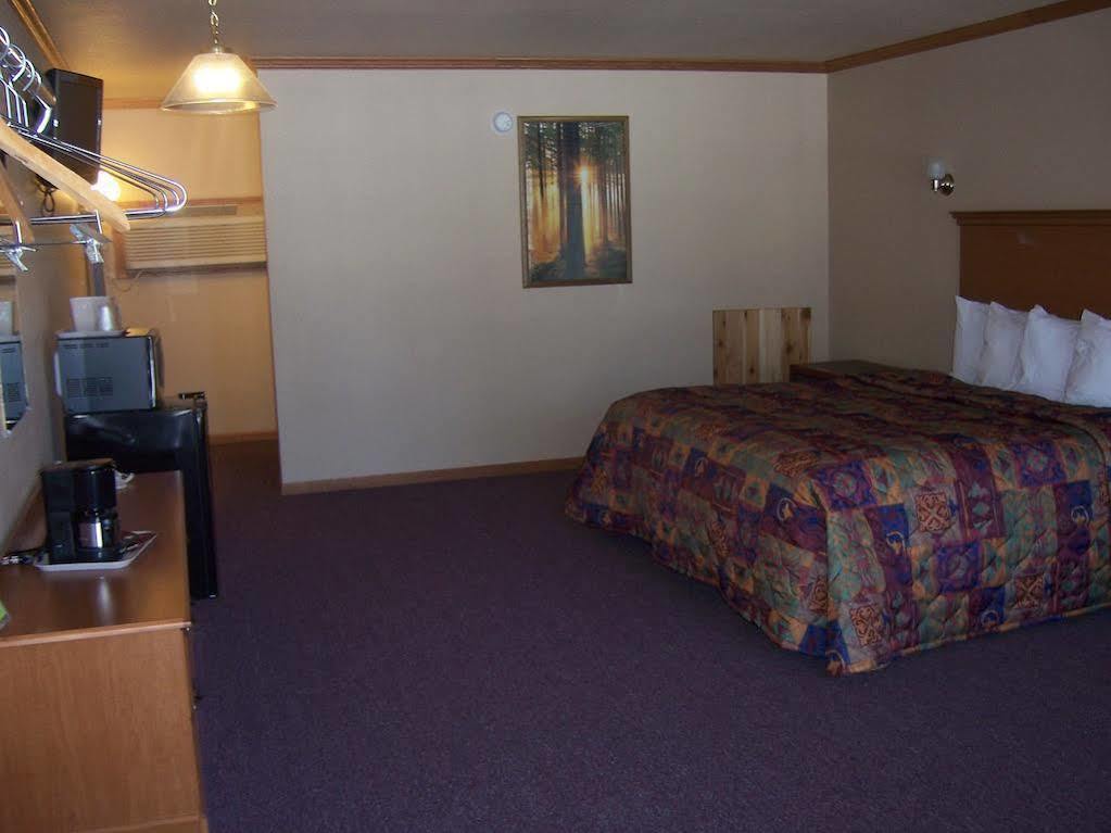 Amber'S Inn And Suites Wisconsin Dells Exterior foto